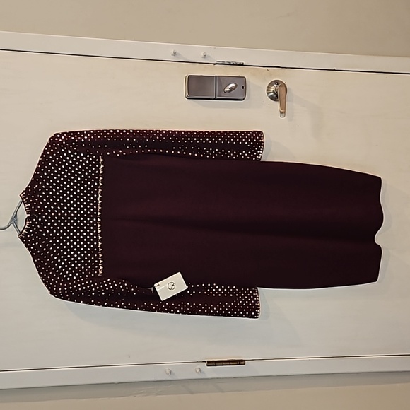 St. John Vintage Burgundy Gold Bodycon Mock Neck Sweater Dress 10 NWT - Picture 4 of 7